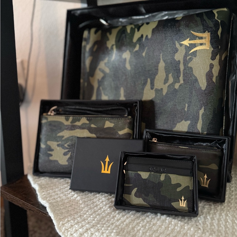 Spear Camo Crossbody Set
